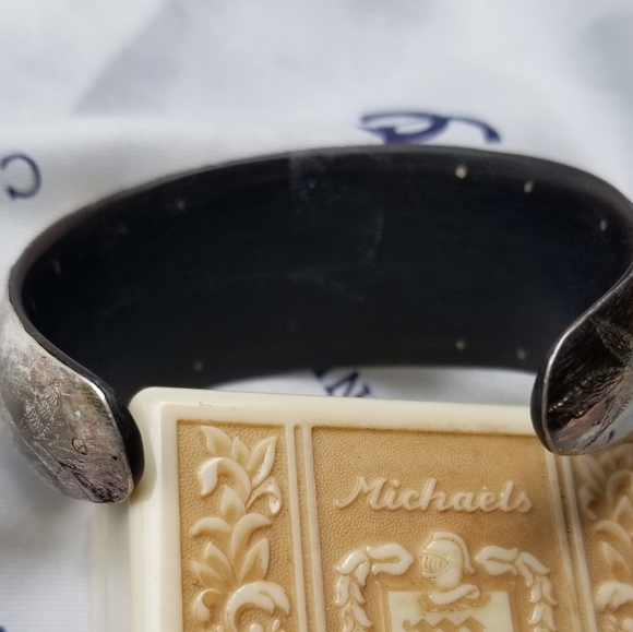 Tuareg VTG Silver and Ebony Bangle Bracelet - Picture 5 of 7